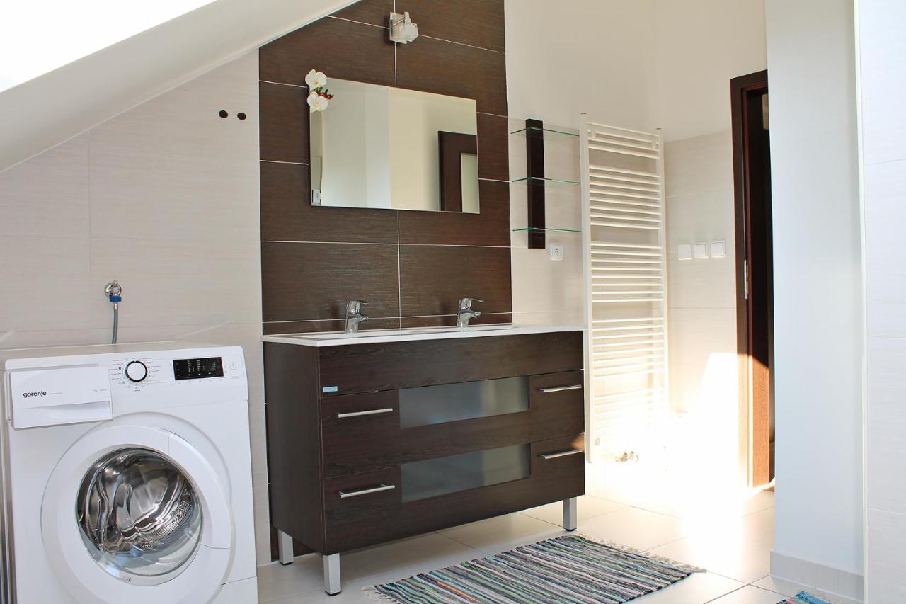 Attic With Parking, Near The Center Of Cb - 110M2 Διαμέρισμα Τσέσκε Μπουντεγιόβιτσε Εξωτερικό φωτογραφία